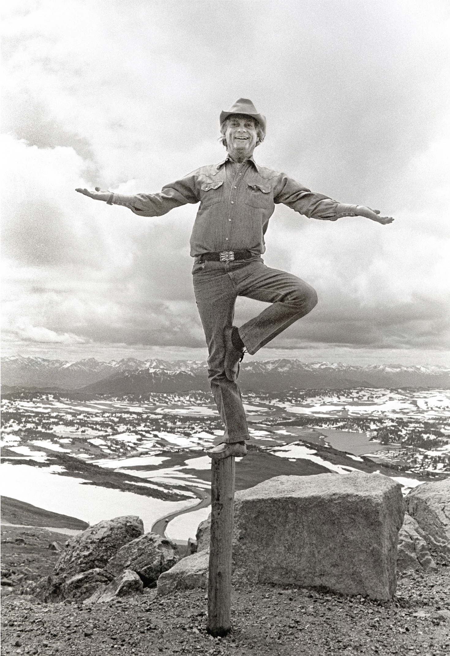 Richard Avedon Balancing on Pole, Beartooth Pass, Wyoming, 1982